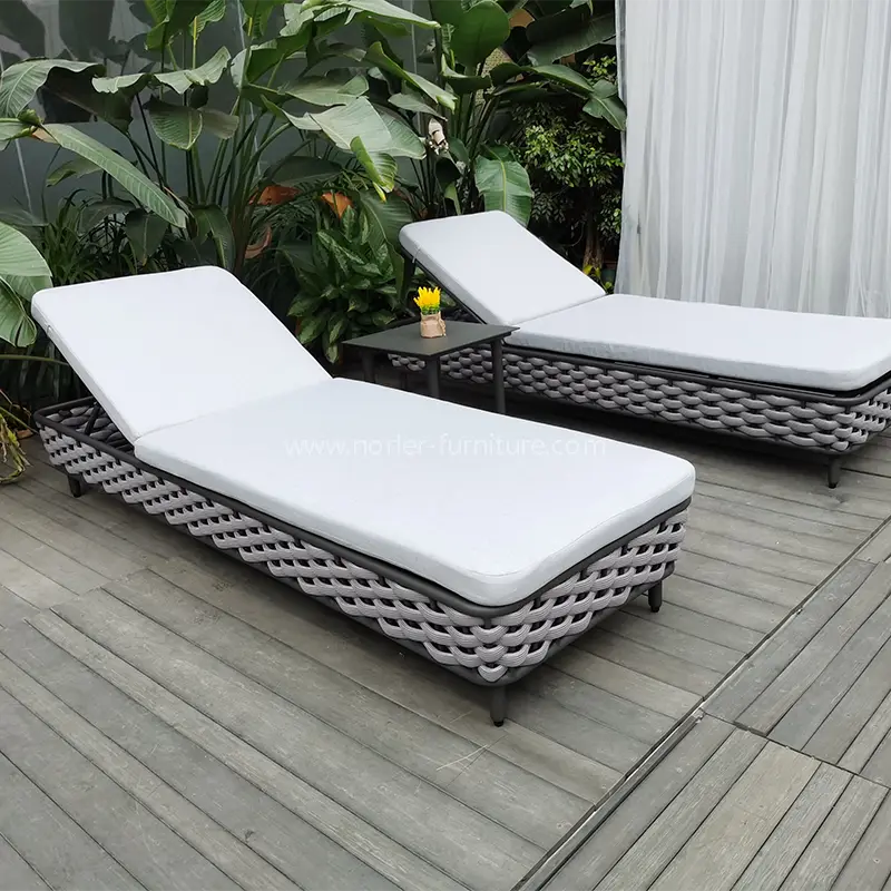 Lounger Srengenge Rotan Tenaga Rattan