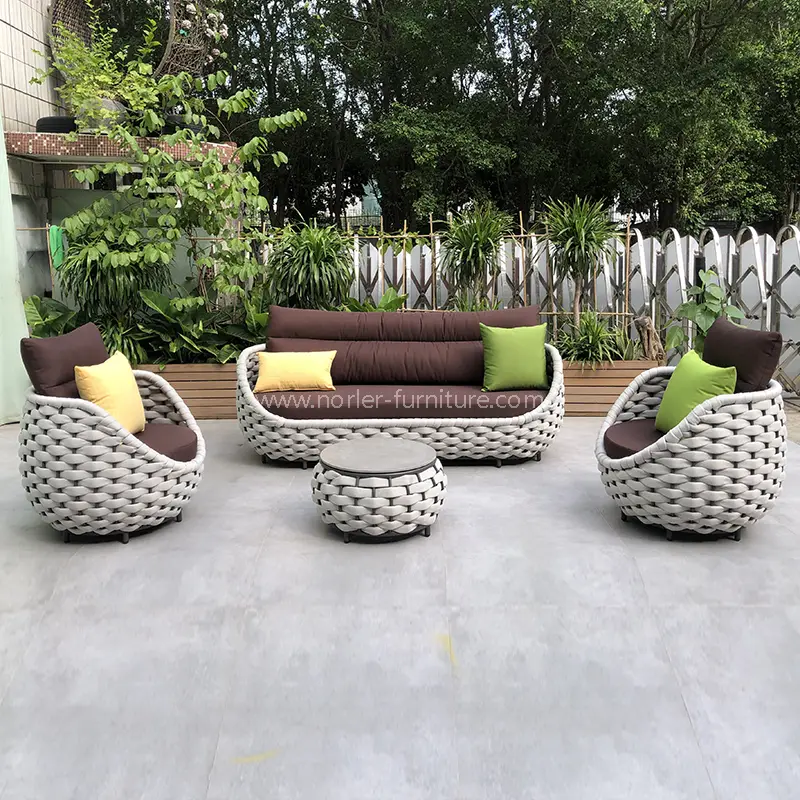 Sofa njaba manuk jogan