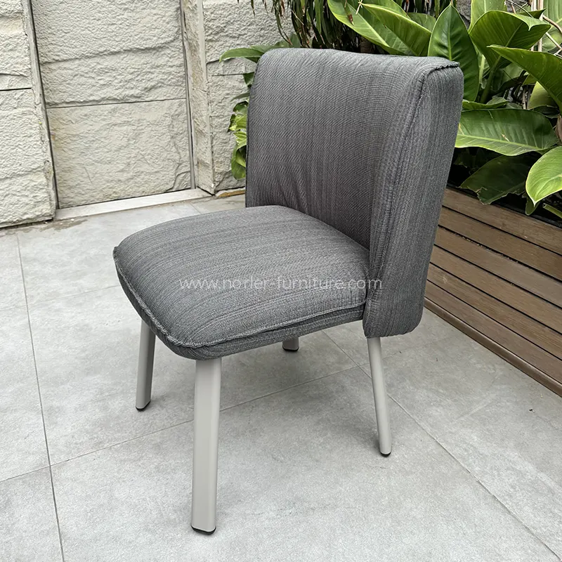 Balkon meja meja kothak ruangan