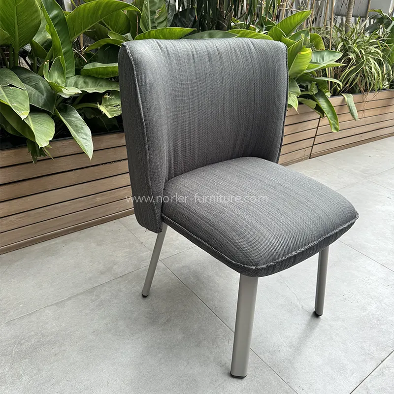 Balkon meja meja kothak ruangan