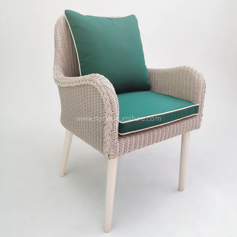 Kursi luang luang cuaca aluminium pe rotan Kursi luang luang cuaca aluminium pe rotan